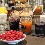 Spacieuse Avec Bien-etre, Parking, Wifi, A - Fr-1-582-491 Bed & Breakfast Saint-Privat-d'Allier